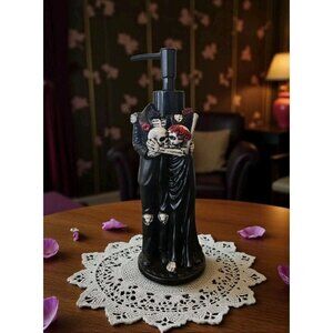 New Black Bride & Groom Headless Wedding Halloween Soap Dispenser Spooky